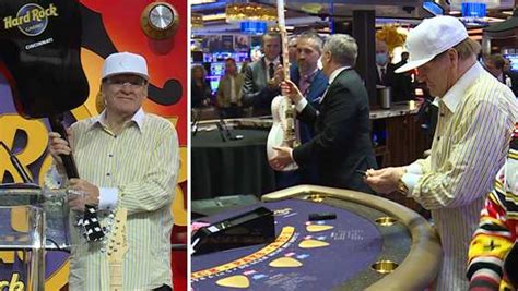 jack casino cincinnati hotels|Pete Rose places first bet, smashes guitar at Hard Rock.